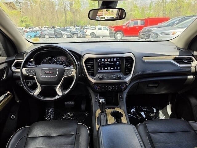 2019 GMC Acadia Denali - Photo 9