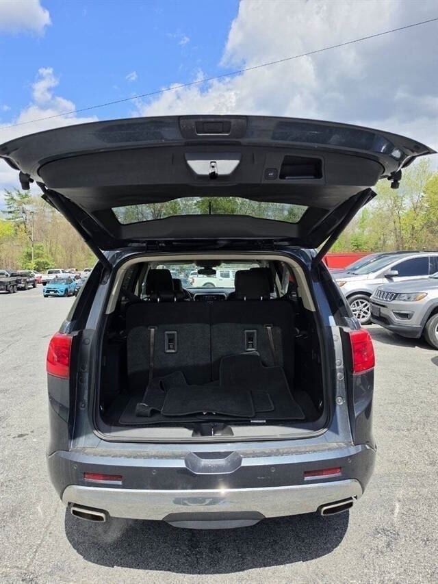 2019 GMC Acadia Denali - Photo 13