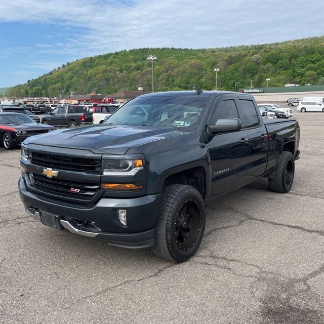 2018 Chevrolet Silverado 1500 LT Z71 4X4 Double Cab Std Box's photo