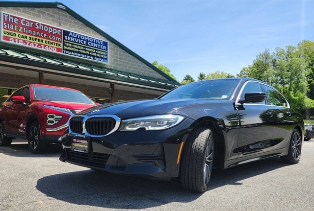 2021 BMW 3 Series 330i xDrive Sedan's photo