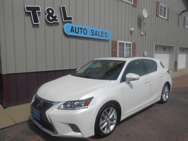 2017 Lexus CT 200h 200h's photo