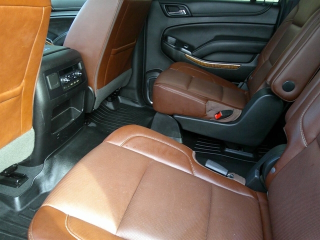 2019 Chevrolet Suburban Premier - Photo 17