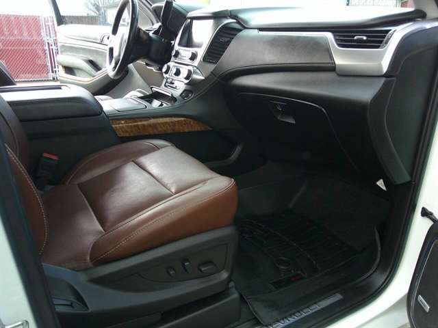 2019 Chevrolet Suburban Premier - Photo 22