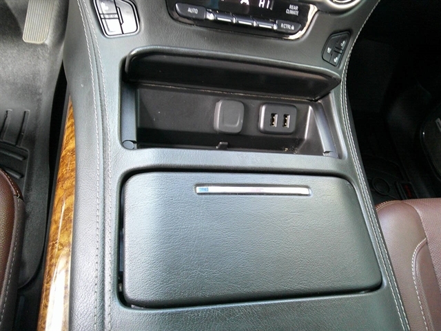 2019 Chevrolet Suburban Premier - Photo 38
