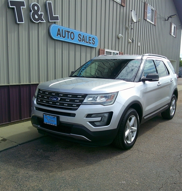 2017 Ford Explorer XLT 4WD's photo