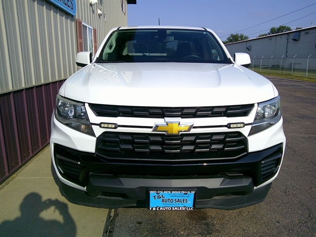 2021 Chevrolet Colorado LT photo 3