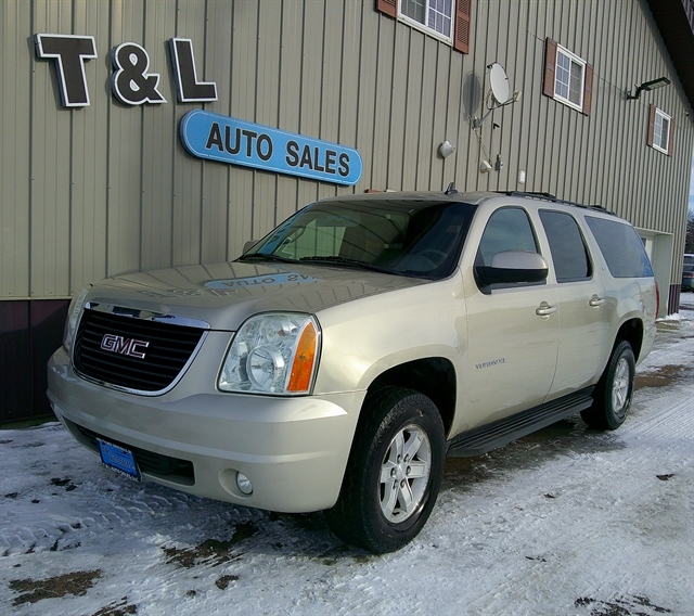 2013 GMC Yukon 4WD 1/2 Ton SLT (4SA)'s photo