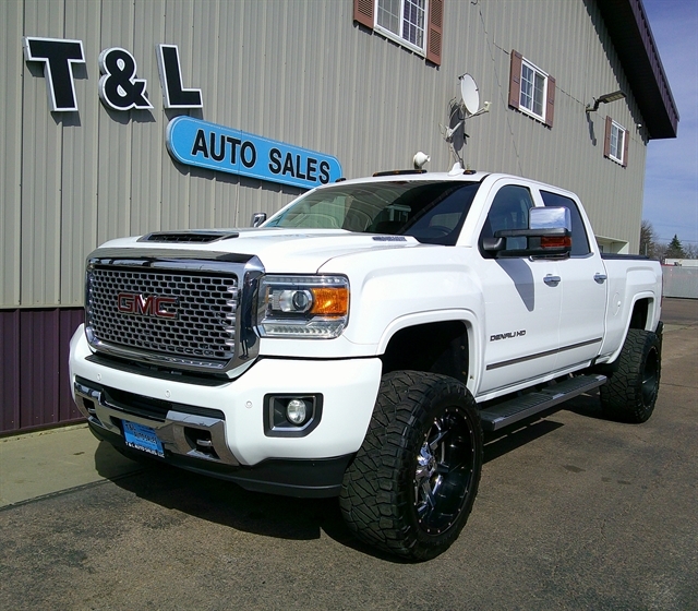 2017 GMC Sierra 4WD Crew Cab Standard Box Denali's photo
