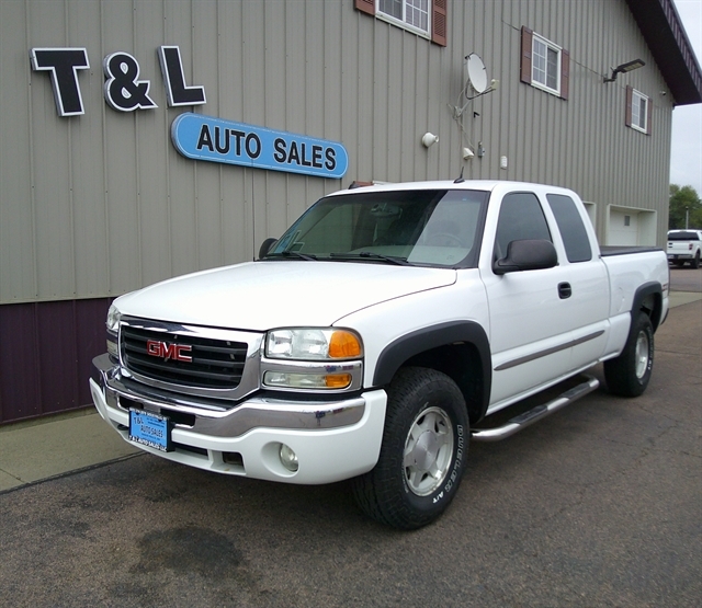 2004 GMC Sierra 4WD Extended Cab 8-ft SLT's photo