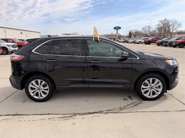 2022 Ford Edge Titanium AWD's photo