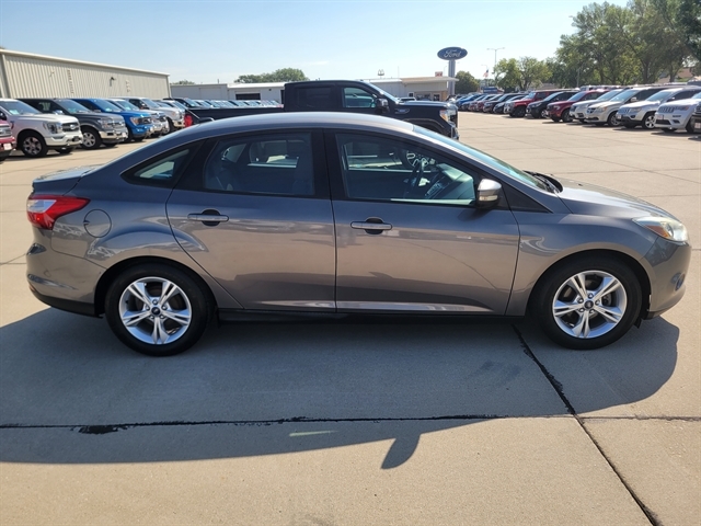 Used 2014 Ford Focus SE with VIN 1FADP3F28EL349801 for sale in Vermillion, SD
