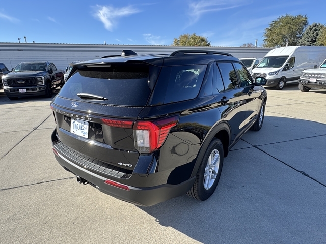 2026 Ford Explorer photo 2