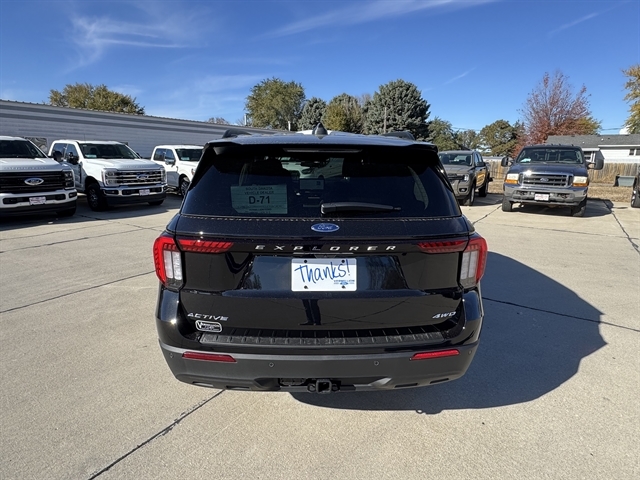 2026 Ford Explorer photo 3