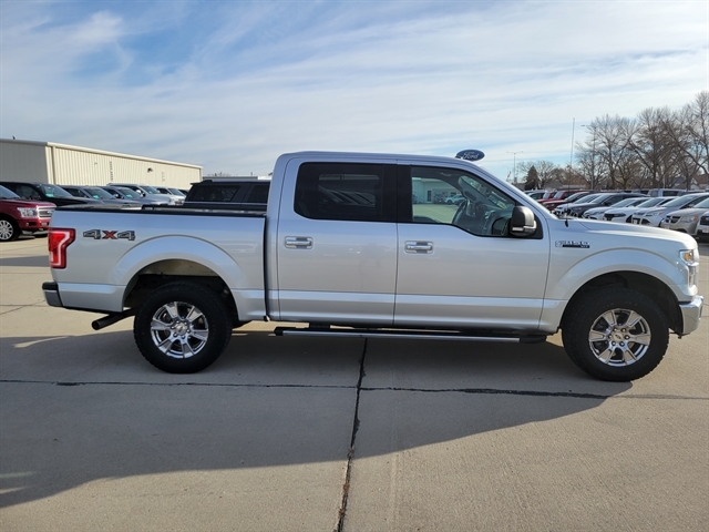 2017 Ford F-150 XLT photo 2