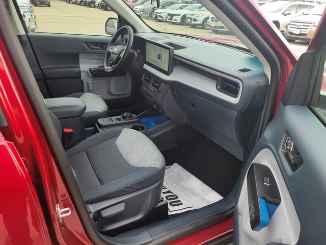 2025 Ford Maverick XLT photo 3