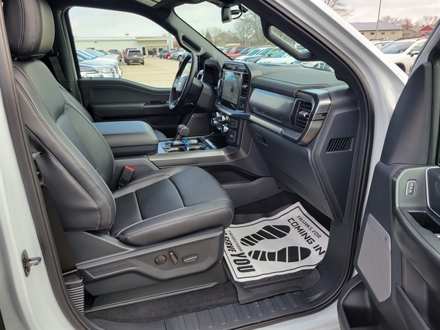 2025 Ford F-150 Lariat photo 3