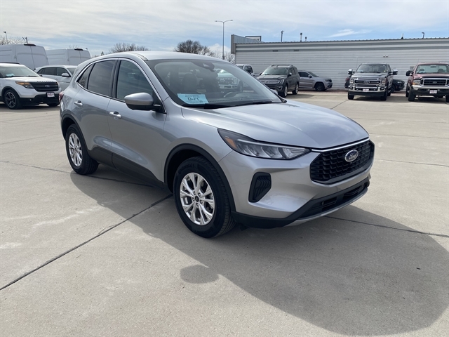 Used 2014 Ford Escape Titanium with VIN 1FMCU9J92EUE53227 for sale in Vermillion, SD