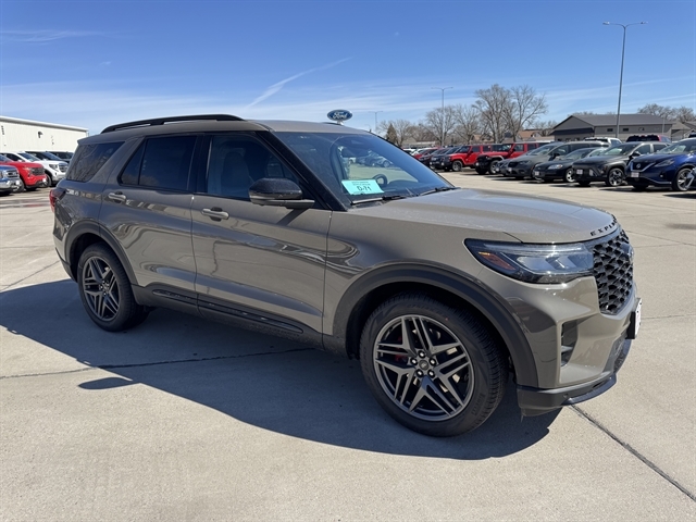 2026 Ford Explorer ST-Line - Photo 3