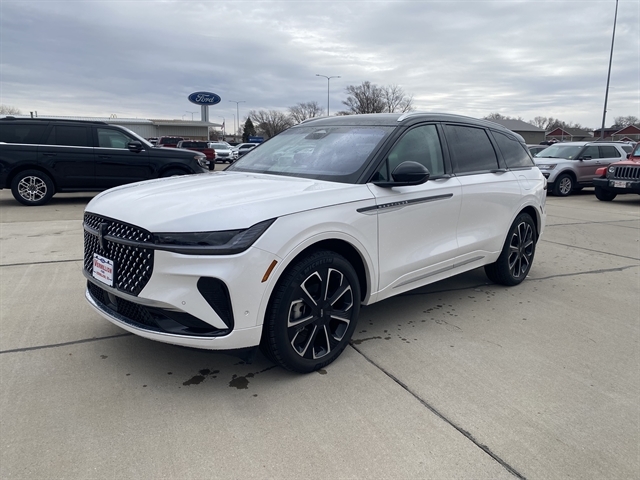 2024 Lincoln Nautilus Reserve AWD's photo