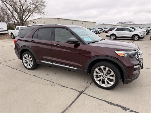 2022 Ford Explorer Platinum 4WD's photo