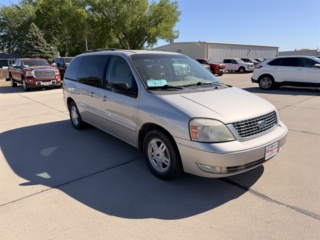2005 Ford Freestar SEL's photo