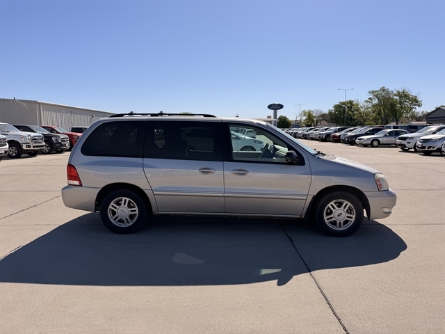 2005 Ford Freestar SEL's photo