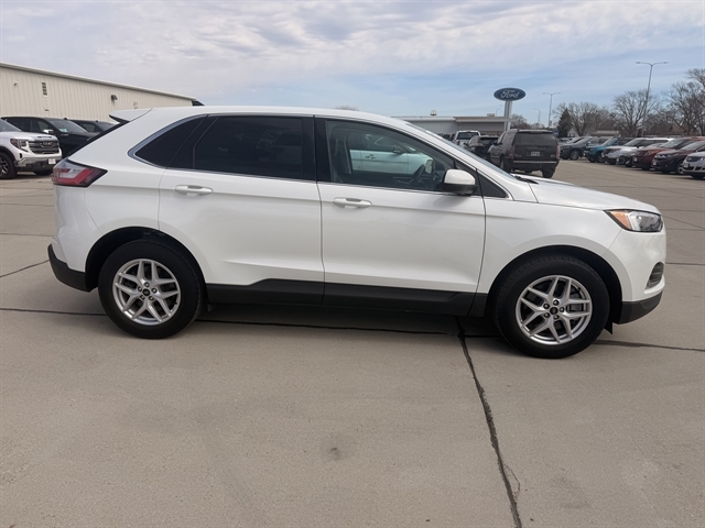 2024 Ford Edge SEL AWD's photo