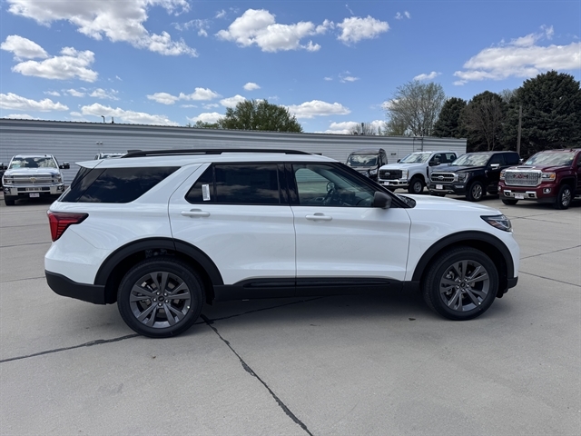 2026 Ford Explorer Active 4WD's photo