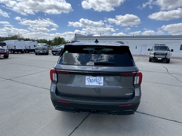 2026 Ford Explorer ST-LINE 4WD's photo