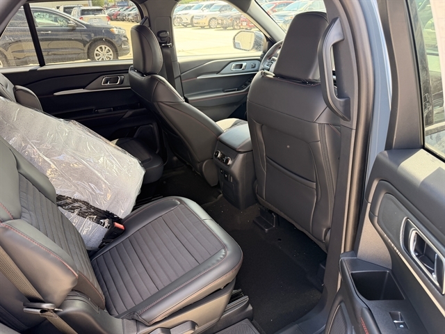 2026 Ford Explorer ST-LINE 4WD's photo