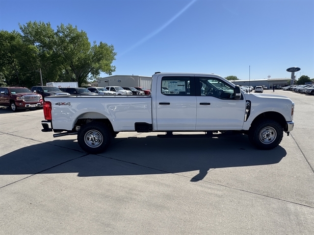 2026 Ford F-350 XL 4x4 Crew Cab 8' Box SRW's photo