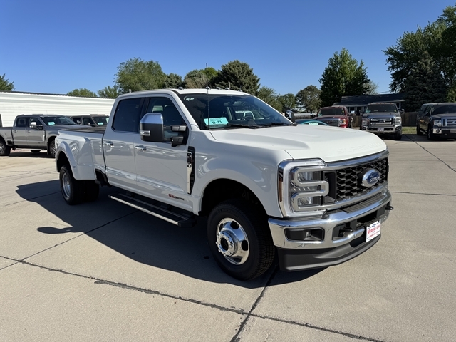 2026 Ford F-350 Lariat 4x4 Crew Cab 8' Box DRW's photo