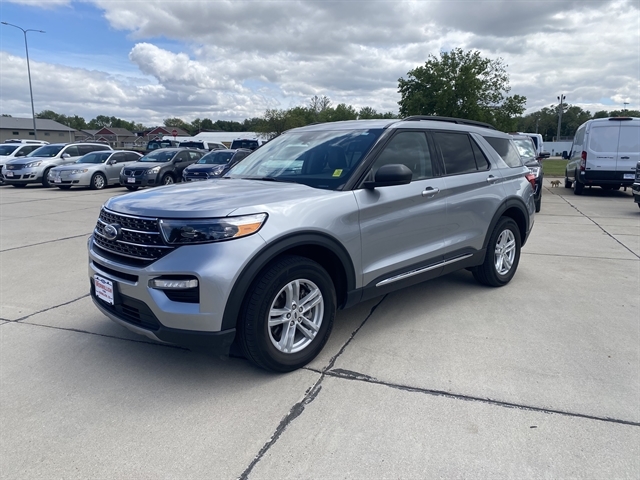 2024 Ford Explorer XLT 4WD's photo