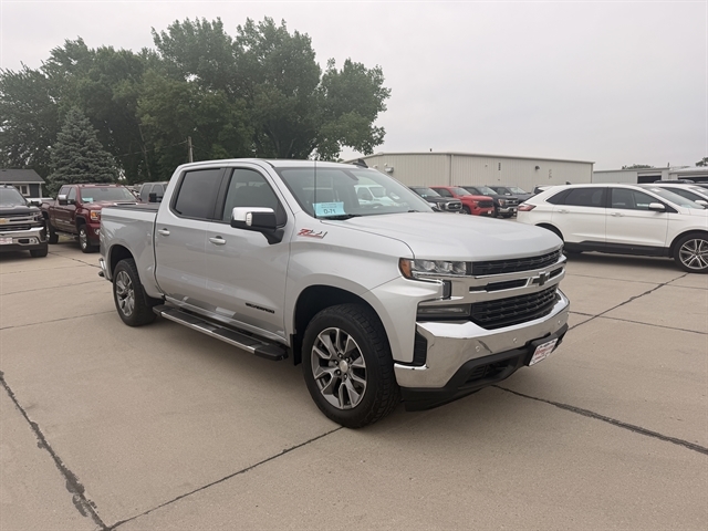 2021 Chevrolet Silverado 1500 LT 4X4 Crew Cab Short Box's photo