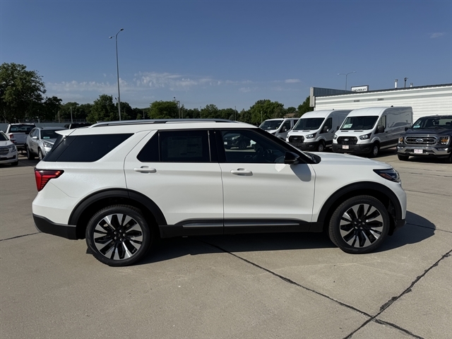 2026 Ford Explorer Platinum 4WD's photo