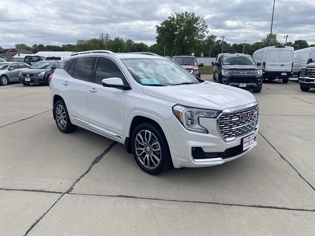 2022 GMC Terrain Denali AWD's photo