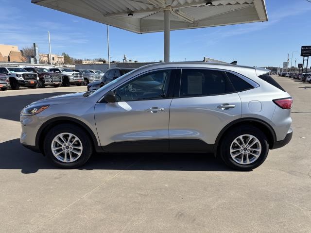 Used 2022 Ford Escape SE with VIN 1FMCU9G69NUA04205 for sale in Pierre, SD