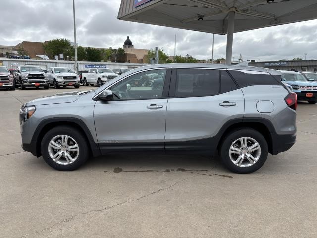 Used 2024 GMC Terrain SLE with VIN 3GKALTEG0RL366256 for sale in Pierre, SD