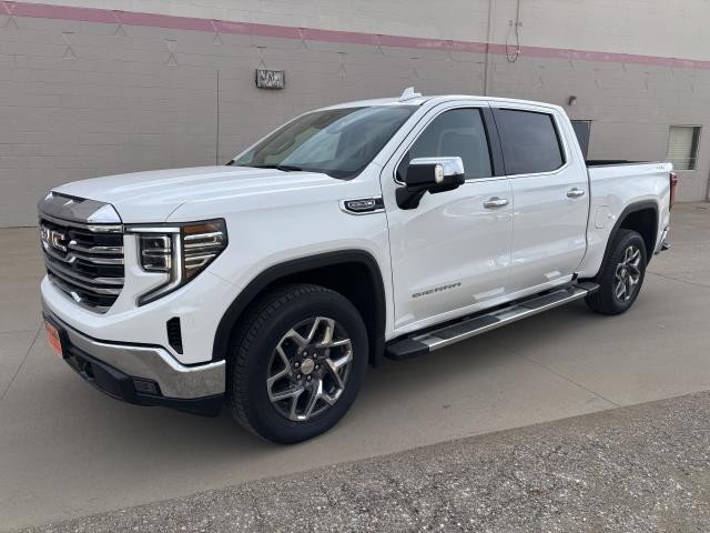 2026 GMC Sierra 1500 SLT's photo