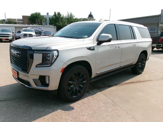 2023 GMC Yukon XL SLT - Photo 14