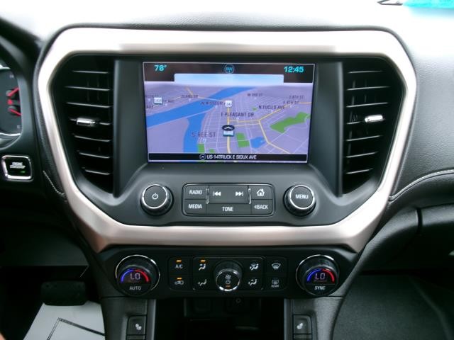 2017 GMC Acadia Denali - Photo 11