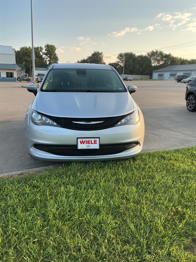 2023 Chrysler Voyager