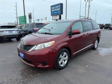 2014 TOYOTA SIENNA