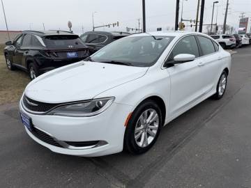 2016 CHRYSLER 200