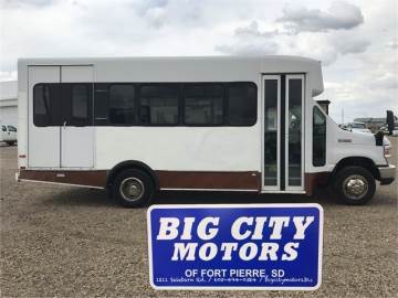 2012 FORD E350 BUS - 14 PASSENGER W/WHEELCHAIR LIFT