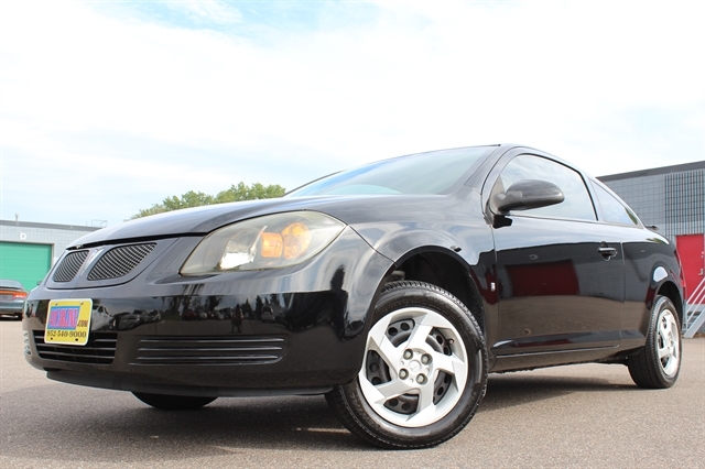2008 Pontiac G5 Base's photo