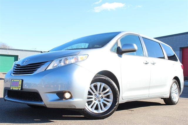 2015 Toyota Sienna XLE