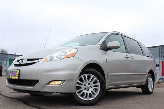 2008 Toyota Sienna XLE