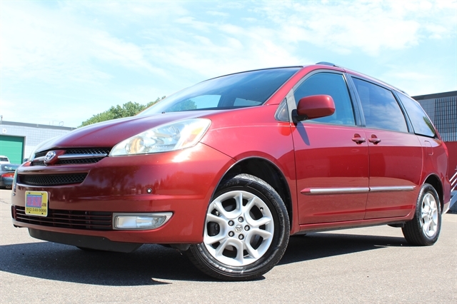 2005 Toyota Sienna XLE AWD's photo