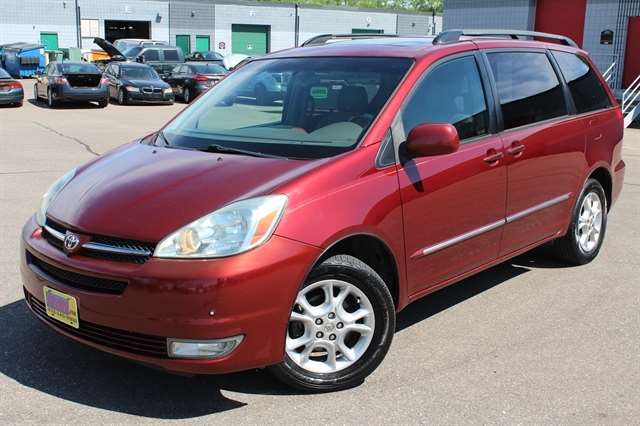 2005 Toyota Sienna XLE AWD's photo